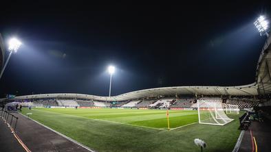 Maribor dvakrat pred praznimi tribunami, Olimpija enkrat