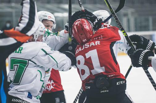 Rdeče-zelena bitka za finale: Olimpija v prednosti, Jeseničani upajo na preobrat