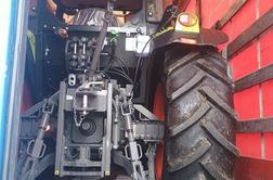 Policisti ujeli Romuna, ki je prevažal ukradene traktorje v vrednosti 175 tisoč evrov