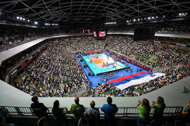 11.200 gledalcev je bilo sedmi igralec slovenskih odbojkarjev. | Foto: Matic Klanšek Velej/Sportida