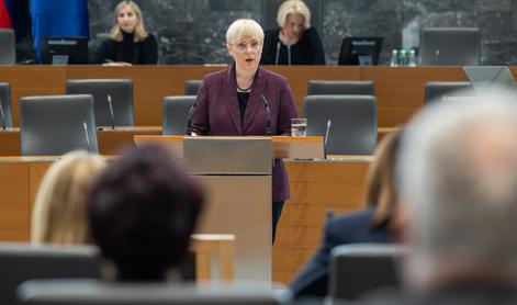 Predsednica Pirc Musar bo po brutalnem napadu v Novem mestu nagovorila poslance