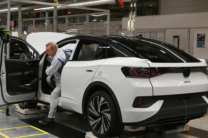 Volkswagen tovarna | Volkswagen je ta teden zaustavil delo v dveh svojih tovarnah. | Foto Reuters