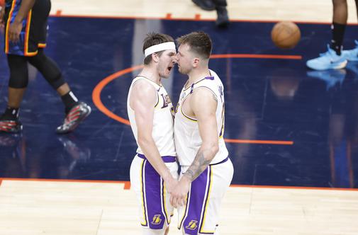 Ameriški mediji: LA Lakers ne želijo menjati Austina Reavesa