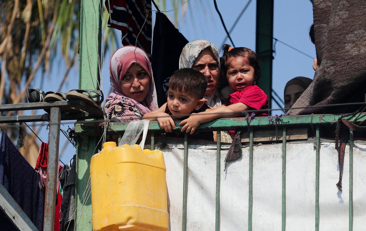 Gaza | 18 Palestincev je bilo ubitih v bližini centra za razdeljevanje hrane.  | Foto Reuters