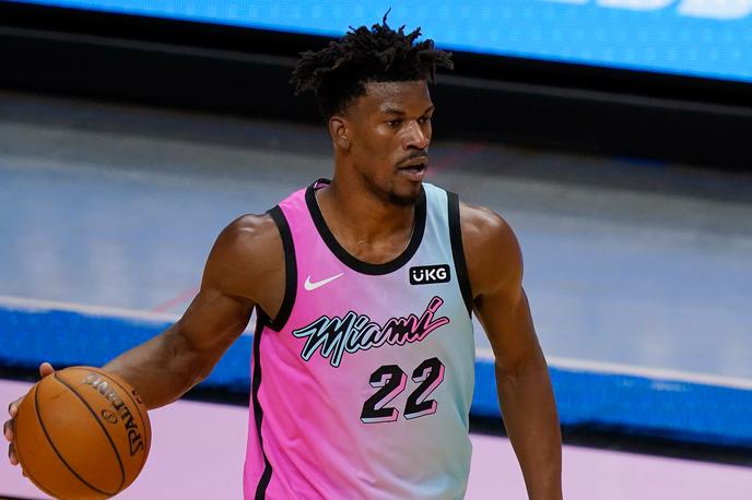 Jimmy Butler | Jimmy Butler je k četrti zaporedni zmagi vročice (101:94) prispeval trojni dvojček.  | Foto Guliverimage/Getty Images