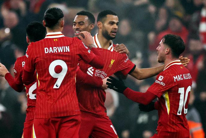 Liverpool do točke na Villa Parku