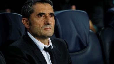 Navijači Barcelone izžvižgali Valverdeja, Pique miri javnost