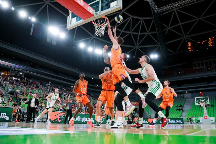 Finale DP: Cedevita Olimpija - Helios Suns | Domžalčani so z zmago v Stožicah izenačili finalno serijo državnega prvenstva. | Foto Matic Klanšek Velej/Sportida