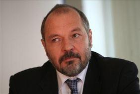 NLB je zaposlenim izplačala 1.500 evrov regresa