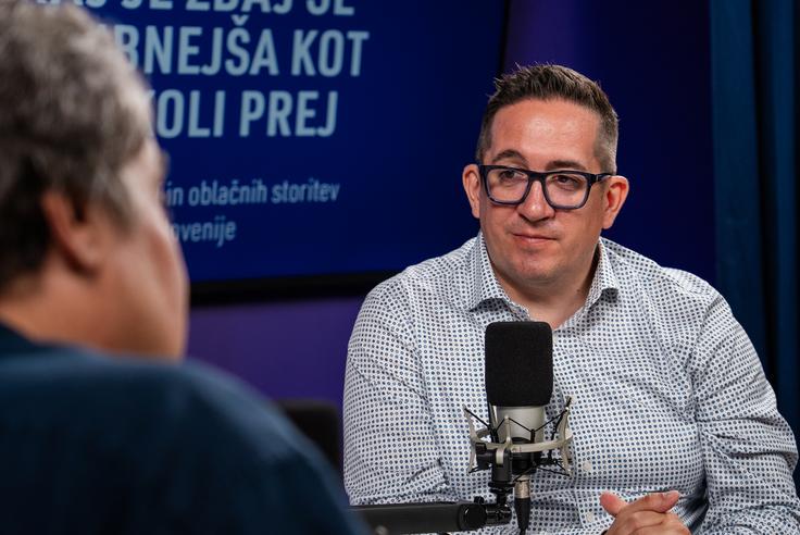 "Digitalna suverenost bi morala postati ena od strateških prioritet držav, saj posledice pretirane odvisnosti od tujih sistemov postanejo vidne šele takrat, ko pride do motenj." | Foto: Luka Petrič