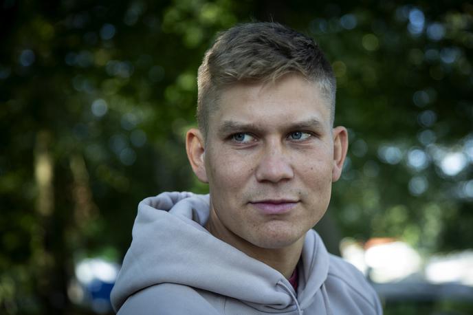 Jure Lenarčič |  Jure Lenarčič in Jure Meglič sta trenutno ujeta v Emiratih, natančneje v Al Ainu, ki je od Dubaja oddaljen 150 kilometrov. Kaj se tam dogaja? | Foto Ana Kovač