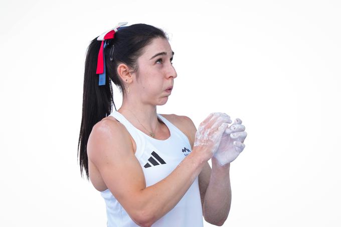 Mia Krampl je bila na Kitajskem še najbližje finalu med slovenskimi plezalkami. | Foto: www.alesfevzer.com