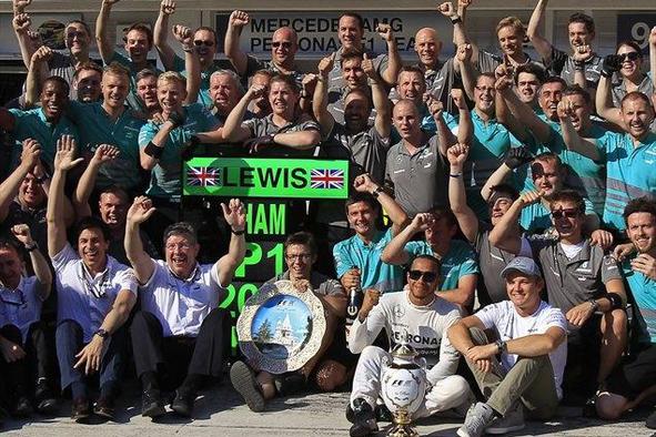 ''Prvenstvo F1 je po Hamiltonovi zmagi na stežaj odprto''
