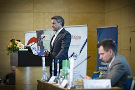 Posvet Poslovanje z nepremičninami