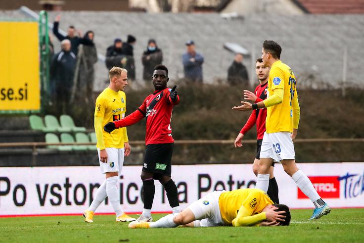 Stadion v Spodnji Šiški, kjer bo Olimpija zaradi prenove igrišča v Stožicah odprla evropsko sezono, je dobro spoznal že kot napadalec Tabora. | Foto: Matic Klanšek Velej/Sportida