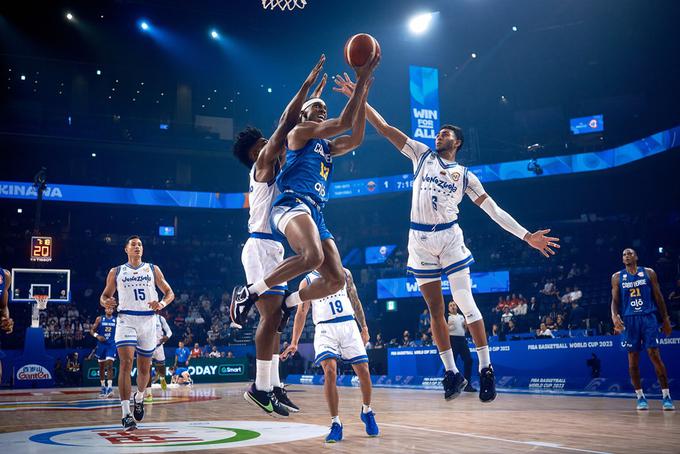 Košarkarji Zelenortskih otokov so za premierno zmago na svetovnih prvenstvih premagali Venezuelo. | Foto: FIBA