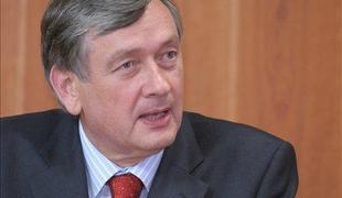 TVS: Čeprav še niso odpoklicani, slovenski veleposlaniki že doma