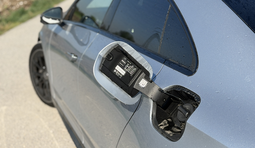 Po elektriki še hibrid in to je alternativa za tiste, ki ne marajo kabla