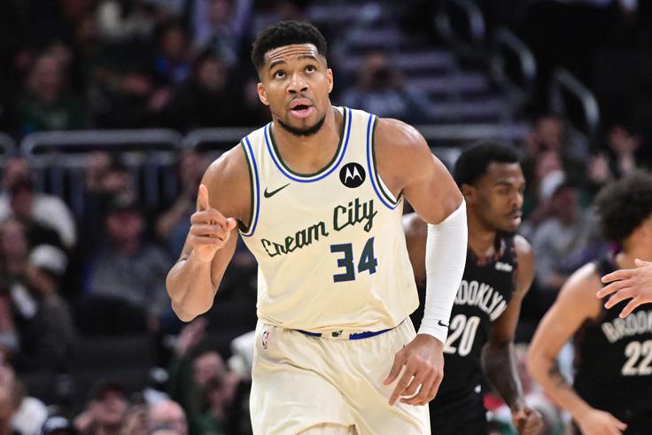 Giannis Antetokounmpo je z Milwaukeejem prekinil niz porazov in se podpisal pod nov mejnik. | Foto: Reuters