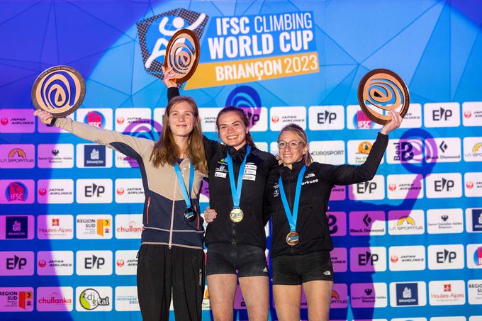 Najboljše tri v Brianconu 2023: zmagovalka Vita Lukan, Čehinja Eliska Adamovska na 2. mesto (levo) in Francozinja Manon Hily na 3. mestu | Foto: Jan Virt/IFSC