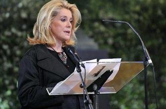 Ganljiva pogrebna slovesnost za Yvesa Sainta Laurenta