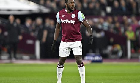 Michail Antonio po hudi prometni nesreči zapustil bolnišnico