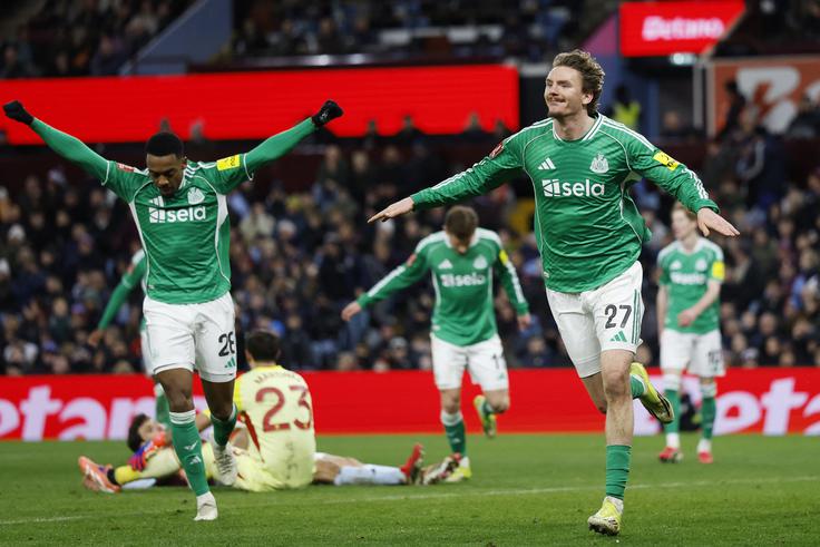 Končni rezultat na Villa Parku, 3:1 v korist Newcastla, je postavil nemški napadalec Nick Woltemade. | Foto: Reuters