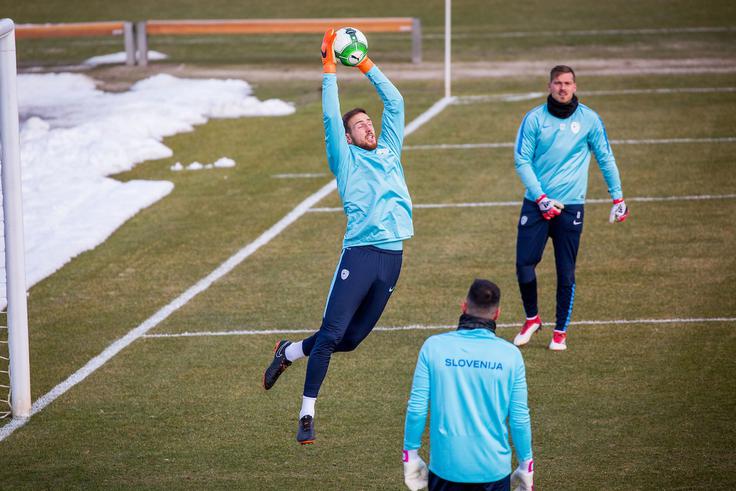 Jan Oblak je z naskokom najbolj cenjeni slovenski nogometaš in kot tak tudi kandidat za vlogo kapetana. | Foto: Žiga Zupan/Sportida