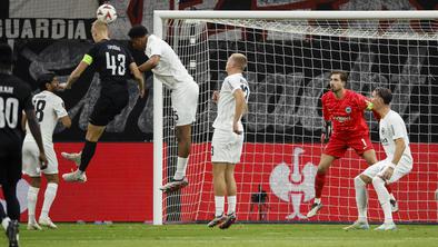 Brez presenečenja Lipuščkovih, Man Utd remiziral pri Fenerbahčeju, Tottenham do zmage