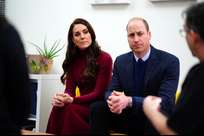 Po poročanju BBC uradnih dolžnosti takoj po vrnitvi soproge iz bolnišnice ne bo opravljal tudi njen mož, valižanski princ in prestolonaslednik William, s katerim imata tri otroke. | Foto: Guliverimage