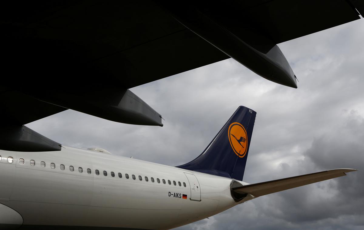 Lufthansa | Še posebej privlačni za Lufthanso so Condorjevi leti na turistične destinacije iz Frankfurta in Münchna, ki bi jih lahko po njegovih besedah pridružili Lufthansini hčerinski družbi Eurowings. | Foto STA
