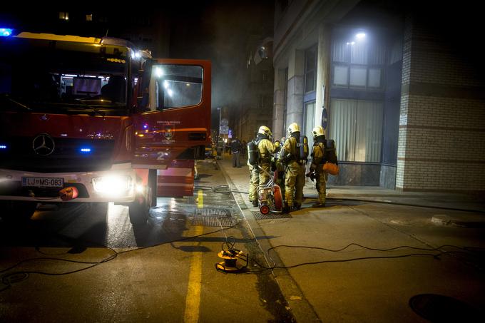 Med prvimi desetimi poklici na lestvici najdemo tudi gasilce, saj so na delovnem mestu pogosto izpostavljeni nevarnosti in stresu. | Foto: 