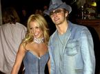 Britney Spears in Justin Timberlake, 2001