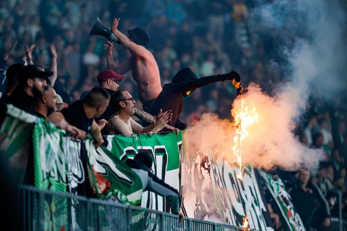 Green Dragons | Navijaška skupina Green Dragons danes praznuje 37. rojstni dan. | Foto Aleš Fevžer