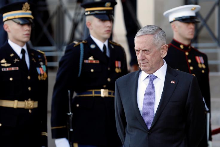 James Mattis je članice Nata pozval, naj zvišajo obrambne izdatke. Natov cilj dveh odstotkov BDP za obrambo zdaj izpolnjuje le pet zaveznic - poleg ZDA še Grčija, Velika Britanija, Estonija in Poljska. Slovenija je med najslabšimi, po deležu obrambnih izdatkov za investicije pa sploh najslabša.  | Foto: Reuters