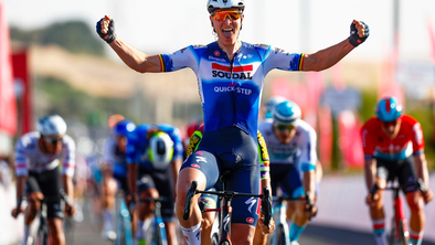 Belgijec še enkrat več najbolj nasmejan, Cavendish odstopil