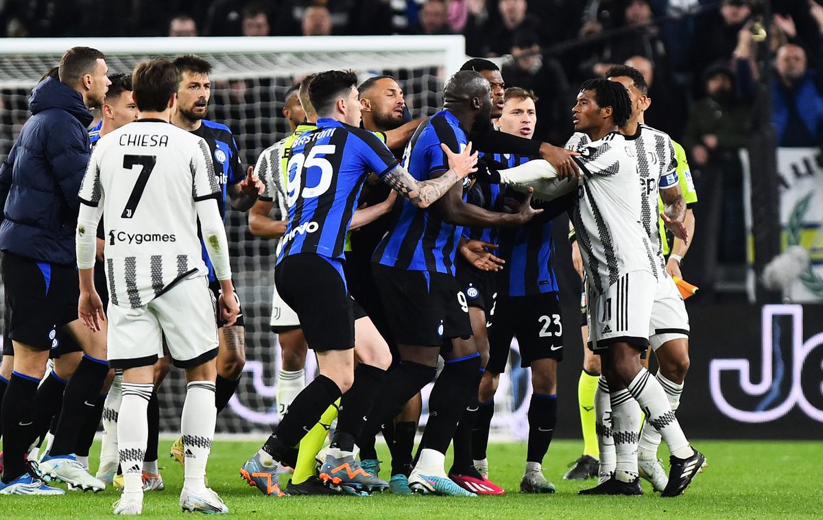 Juventus : Inter | Po golu Romela Lukakuja so v torek zapele pesti. | Foto Reuters
