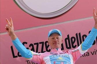 Vinokourov ponovno v rožnati majici na Giru