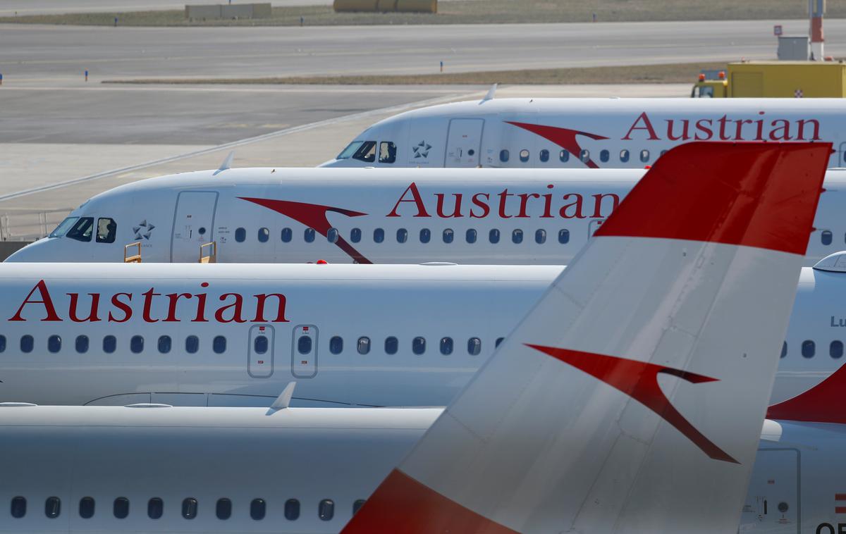 Austrian Airlines | Potniki so bili že na letalu avstrijske družbe Austrian Airlines, ko so uslužbenci letališča na letališki stezi zagledali moškega, ki je tja prišel brez varnostnega pregleda.  | Foto Reuters