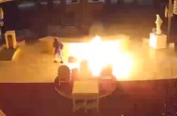 Incident v Medžugorju: oskrunili Marijin kip in zažgali oltar #video #foto