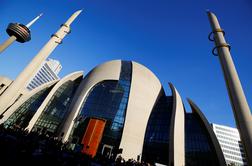 Erdogan v Kölnu odprl eno od največjih mošej, ki sprejme več tisoč vernikov