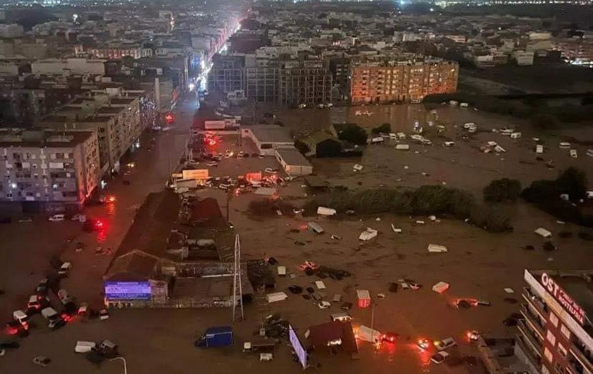 Poplave v Španiji | Največ škode so povzročile obsežne poplave, ki so odnašale avtomobile. | Foto Meteo Tras es Montes - Portogallo