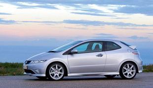 Vpoklic za hondo civic type-R zaradi možnosti požara