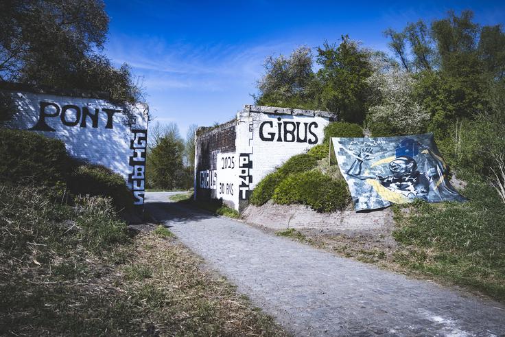 Sektor Pont Gibus letos praznuje 30. obletnico. Ime je dobil po vzdevku nekdanjega francoskega kolesarja Gilberta Duclosa-Lassalla, ki je bil specialist za enodnevne klasike. Veljal je za enega najboljših francoskih kolesarjev generacije, ki sta ji pripadala tudi Bernard Hinault in Laurent Fignon. Dirkal je med letoma 1977 in 1995.  | Foto: Ana Kovač