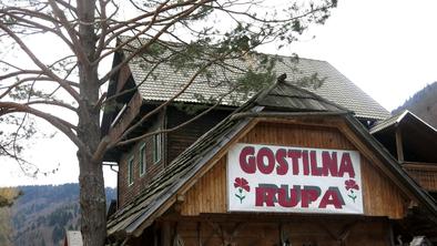 Gostilna Rupa: medvedova šapa, mavželj in postrvi v akvariju