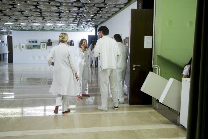 Če vlada in Fides ne bi dosegla dogovora, je bila za danes napovedana zaostritev stavke, pri čemer bi zdravniki obravnavali le nujne bolnike, nosečnice, otroke do 18. leta starosti, starejše od 65 let ter bolnike z rakom.  | Foto: Ana Kovač