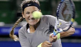 Wozniackijeva garala, Azarenka zlahka v četrtfinale Tokia