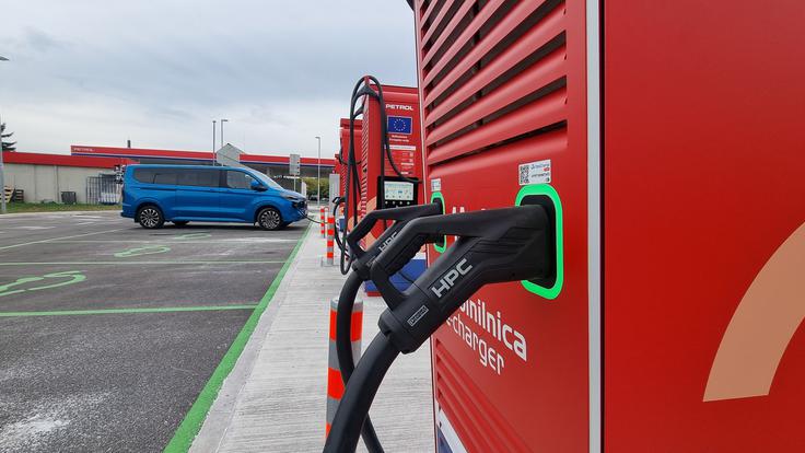 Ford e-tourneo custom kombi | Foto: Gregor Pavšič