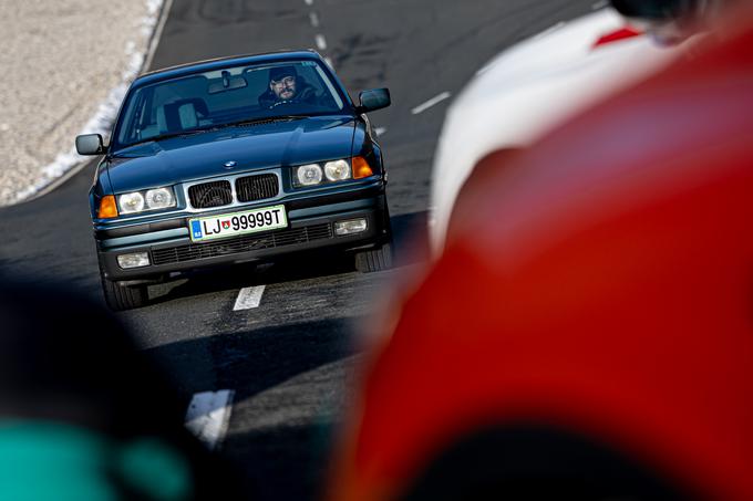 Leta 1993 je prvi izbor Slovenski avto leta dobil BMW serije 3. To je še danes spoštljiv avtomobil, ki skrbno ohranjen lastniku nudi veliko veselja in lepih cestnih kilometrov. Avtomobil je posodil Tomaž Beguš iz kluba Avtonostalgija 80&90. | Foto: WRC Croatia