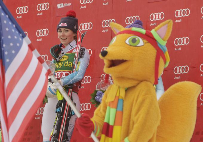 Mikaela Shiffrin med "lisičkami" znova v vlogi vodilne smučarke svetovnega pokala. | Foto: Reuters